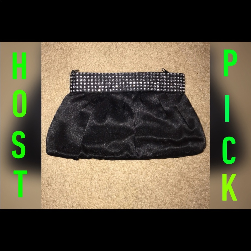 🎉HP🎉 LIKE NEW Black clutch